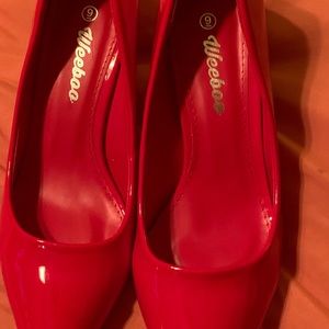 Beautiful leather  red hills